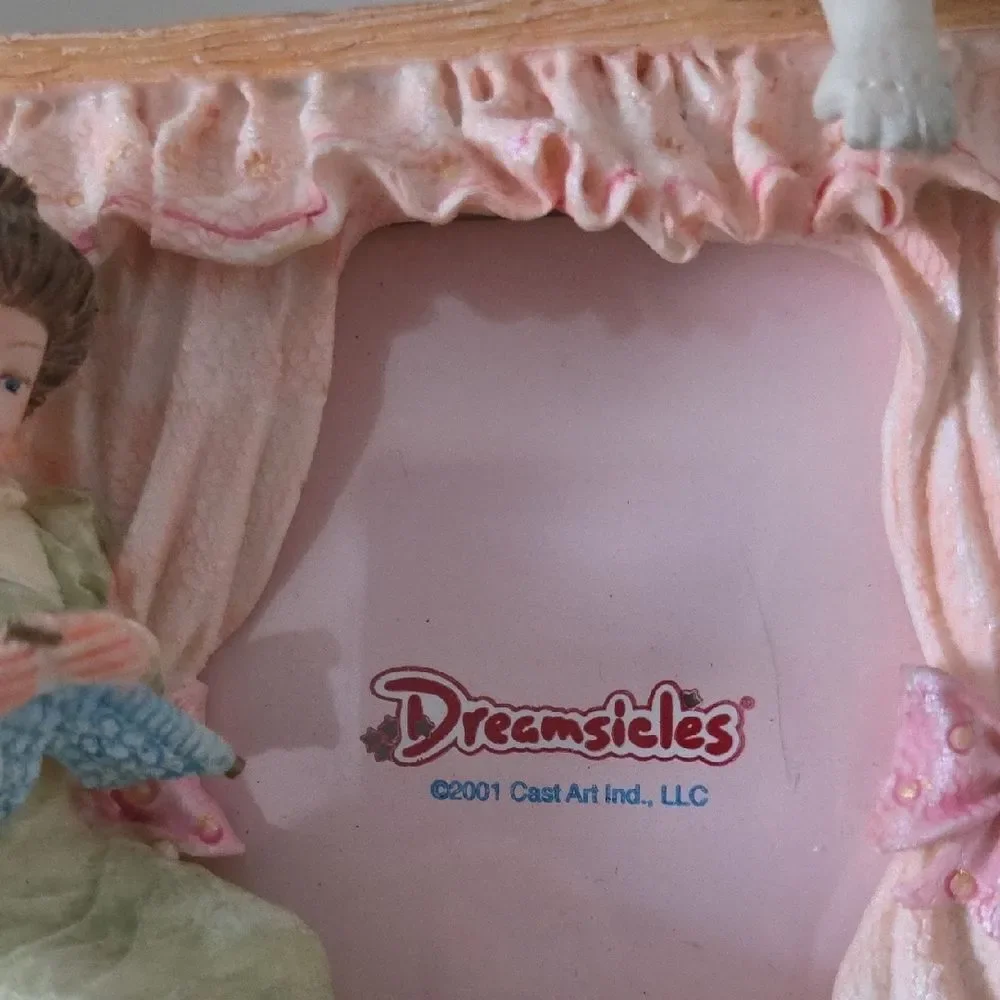 Dreamsicles Knitting Figurine Photo Frame